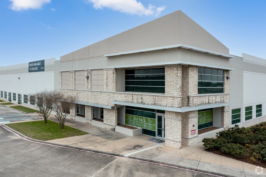9311 Bay Area Blvd, Pasadena, TX for lease - Building Photo - Image 2 of 5