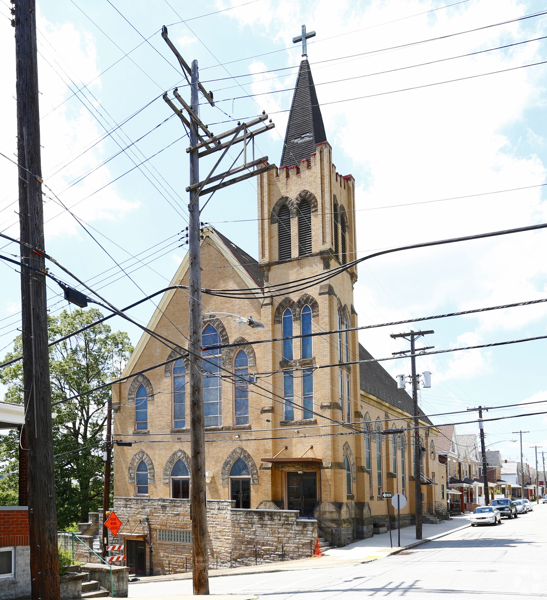 211 Kenmawr Ave, Braddock, PA for sale Primary Photo- Image 1 of 3