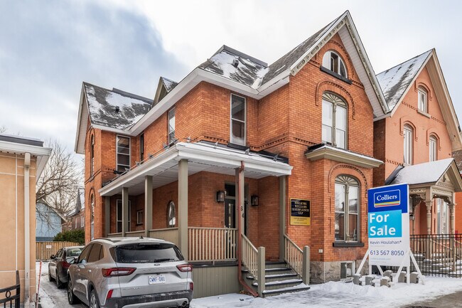 Plus de détails pour 464 Somerset St W, Ottawa, ON - Bureau à vendre