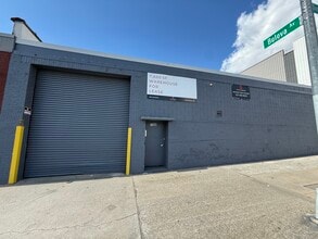 2566 Borough Pl, Woodside, NY for lease Interior Photo- Image 2 of 27