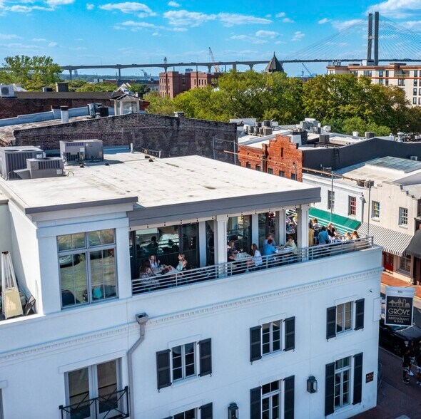 301 W Congress St, Savannah, GA à louer - Photo principale - Image 1 de 4