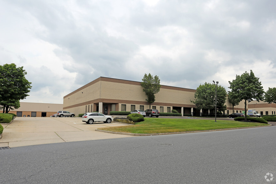 15 Twinbridge Dr, Pennsauken, NJ for lease - Primary Photo - Image 1 of 11