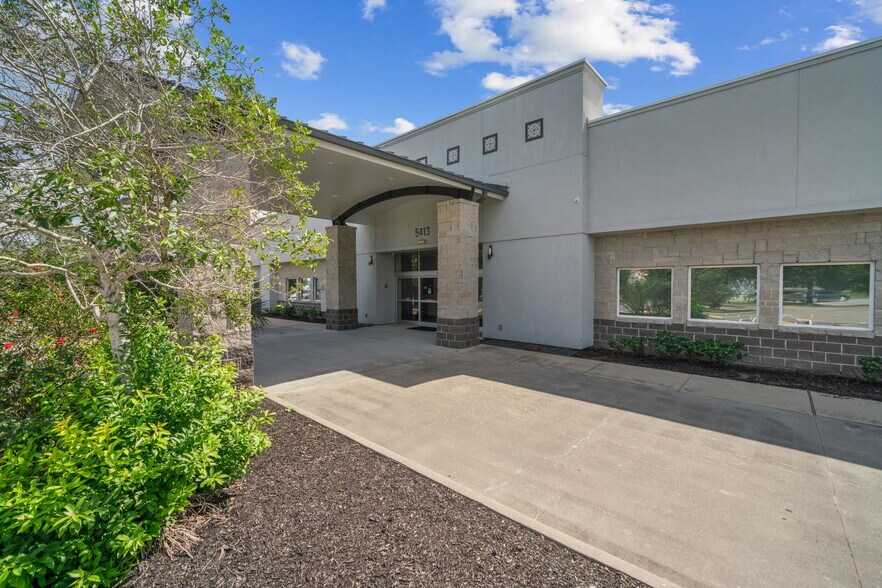 5413 Crenshaw Rd, Pasadena, TX à louer - Photo du bâtiment - Image 3 de 7