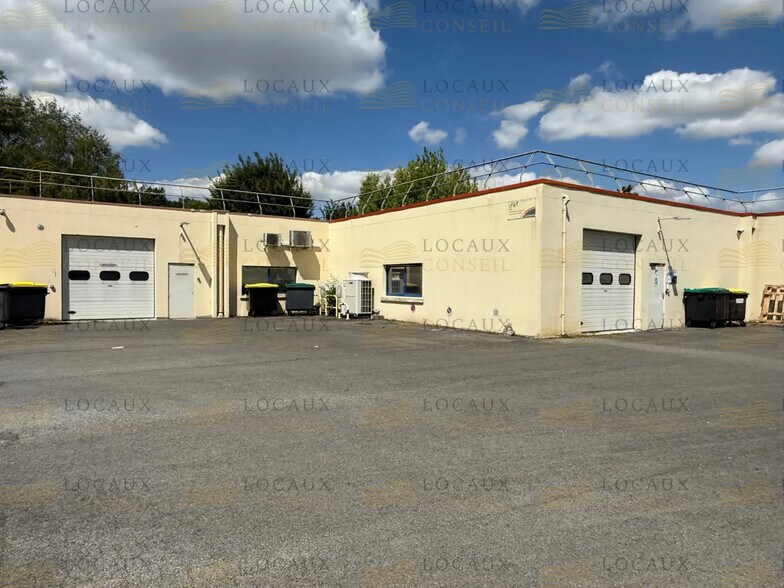 Flex dans Croissy-Beaubourg à louer - Photo du bâtiment - Image 3 de 13