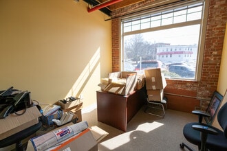 40 Spruce St, Leominster, MA à louer Photo intérieure- Image 1 de 15