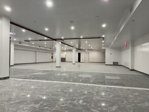 60-11 60th St, Flushing, NY for lease Interior Photo- Image 1 of 5