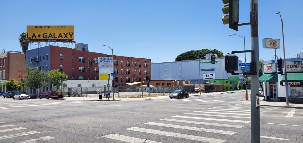 4708 Fountain Ave, Los Angeles, CA à louer - Photo du bâtiment - Image 2 de 3