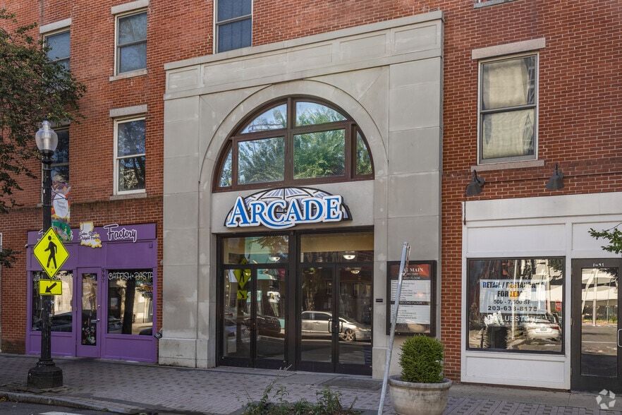 1001 Main St, Bridgeport, CT à louer - Photo du bâtiment - Image 3 de 7