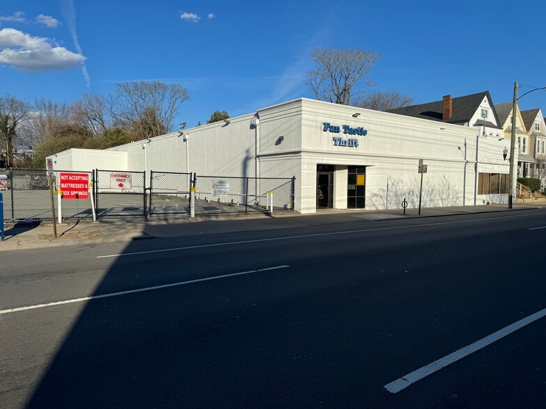 1912-1916 W Main St, Richmond, VA for sale - Building Photo - Image 2 of 4