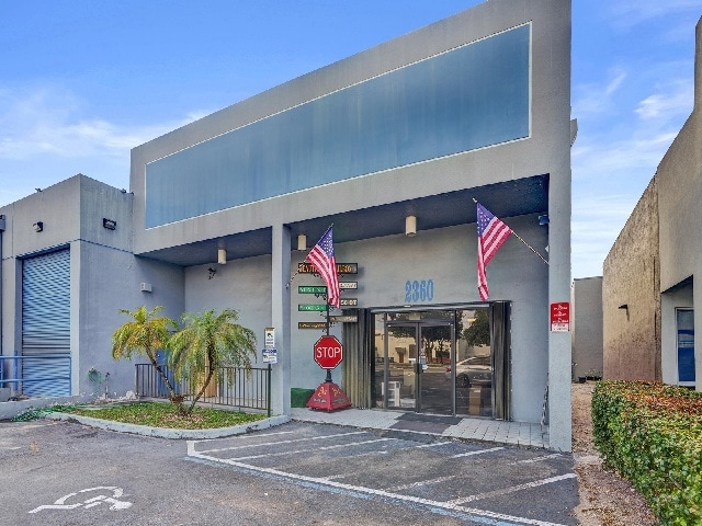 2360 W 76th St, Hialeah, FL for sale - Building Photo - Image 1 of 14