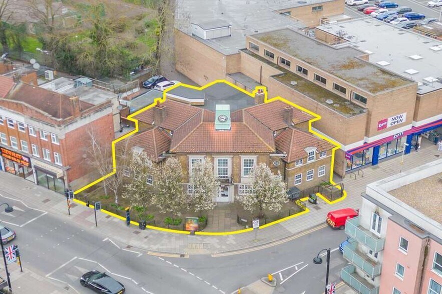 106 High St, West Drayton à vendre - Photo du bâtiment - Image 3 de 3