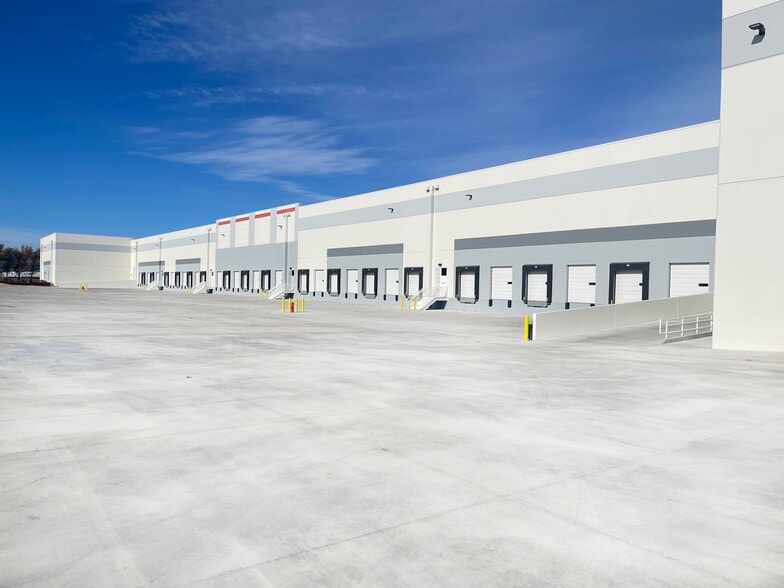 2725 Low Ct, Fairfield, CA for lease - Building Photo - Image 2 of 11