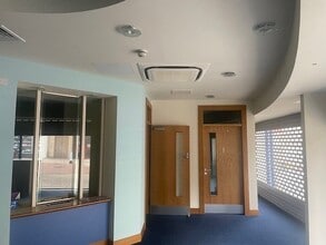 21-33 High St, Falkirk à louer Photo intérieure- Image 2 de 7