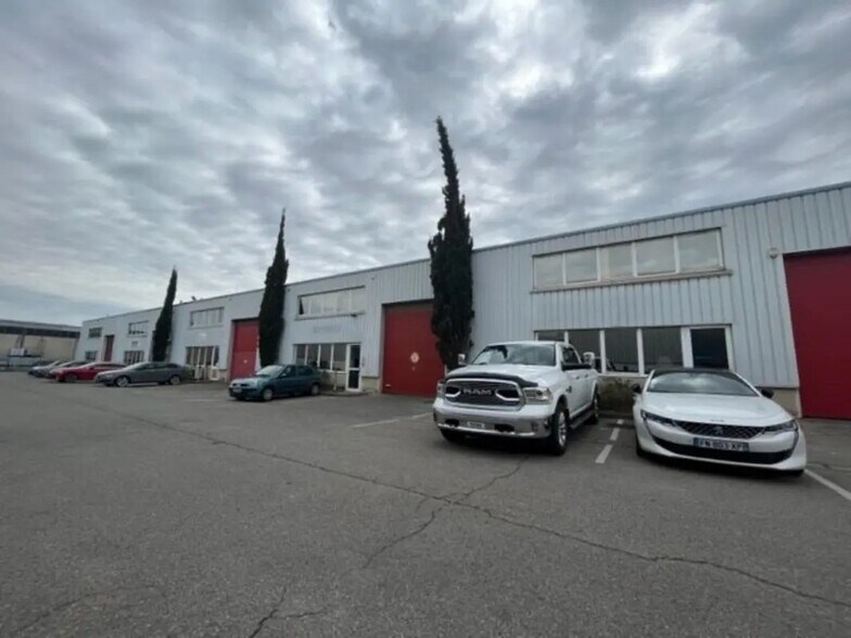 Flex dans Vitrolles à louer - Photo du bâtiment - Image 2 de 8