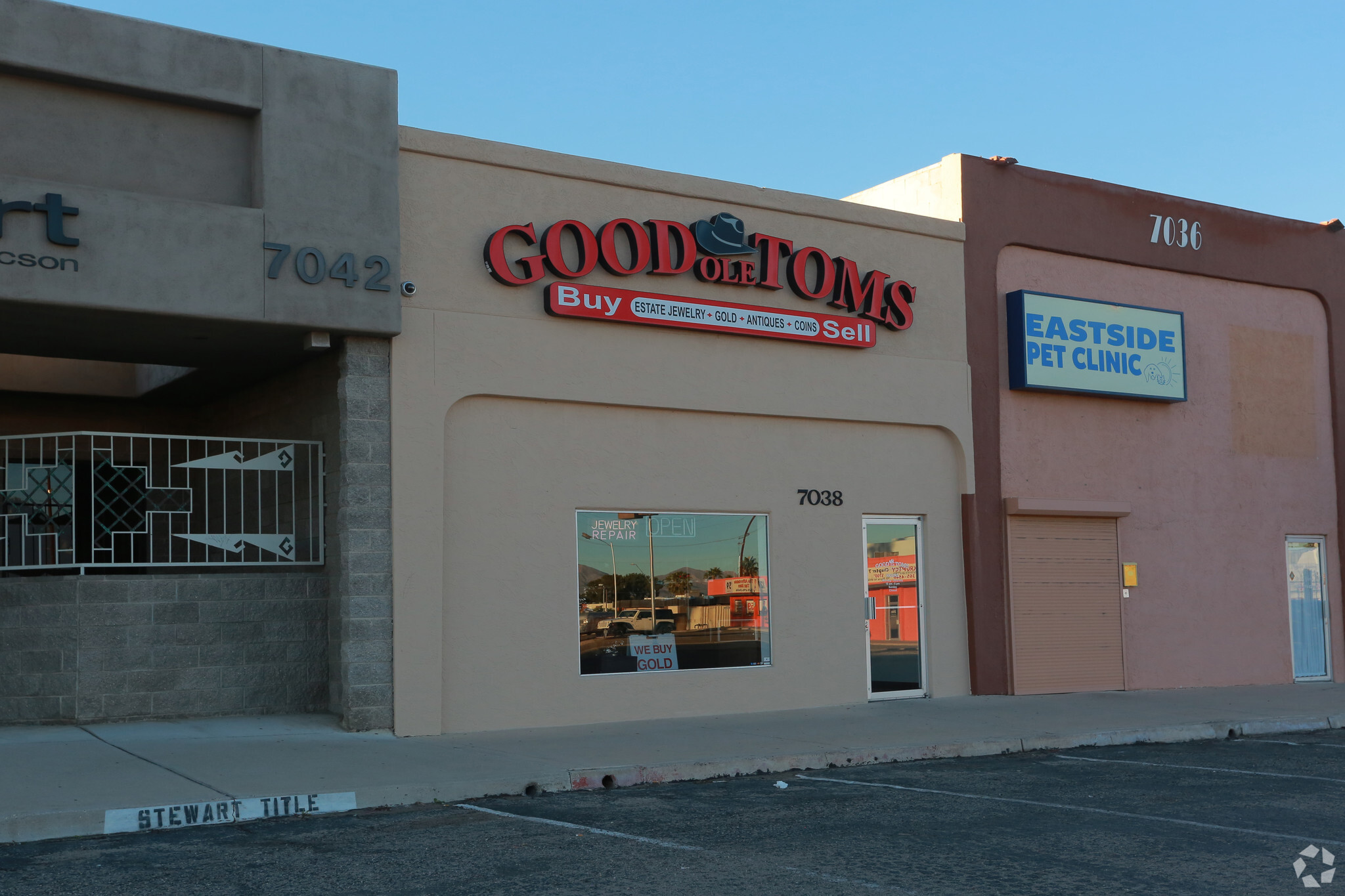 7038 E Broadway Blvd, Tucson, AZ à vendre Photo principale- Image 1 de 1