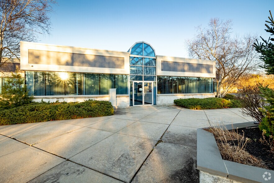 23 Technology Dr, Setauket, NY à louer - Photo du bâtiment - Image 3 de 23