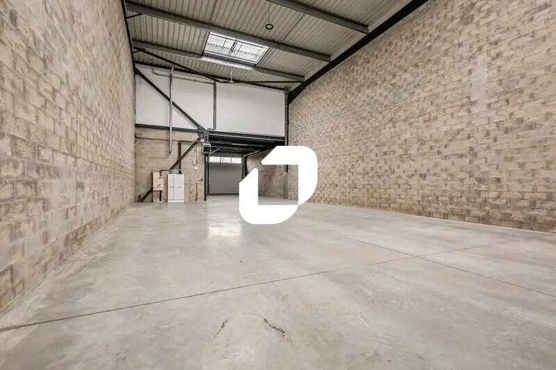 Flex in Stains for lease - Building Photo - Image 3 of 27