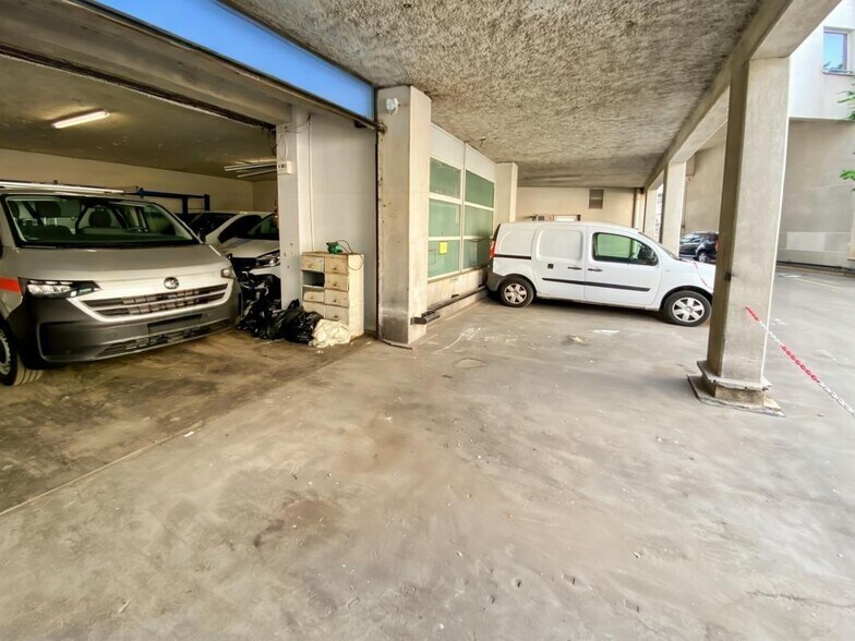 Flex dans Saint-Ouen-sur-Seine à louer - Photo du bâtiment - Image 2 de 6