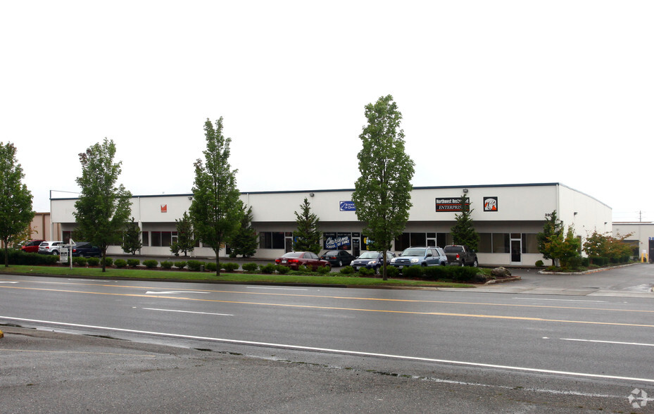 3901 100th St SW, Tacoma, WA for lease - Primary Photo - Image 1 of 2