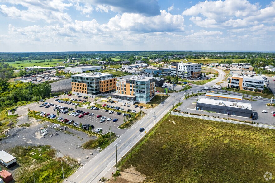 6455 Rue Doris-Lussier, Boisbriand, QC à vendre - Aérien - Image 3 de 4
