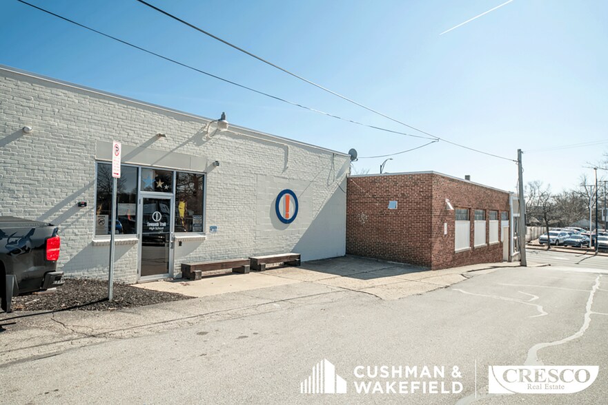 275 W Market St, Akron, OH à vendre - Photo du bâtiment - Image 3 de 25