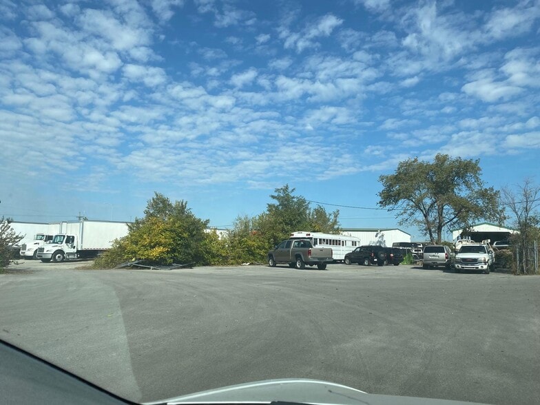 15347 S US 169 Hwy, Olathe, KS for lease - Building Photo - Image 2 of 7