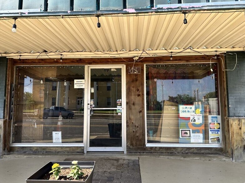 119 W Houston St, Linden, TX à vendre - Photo du bâtiment - Image 2 de 10