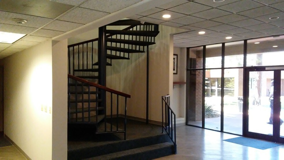 7910 Baymeadows Way, Jacksonville, FL à vendre - Photo principale - Image 1 de 1