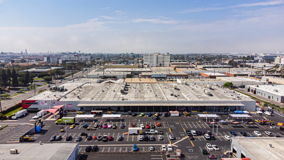 2031 E Mariposa Ave, El Segundo, CA à louer - Photo du bâtiment - Image 3 de 7