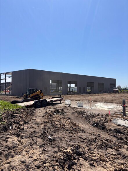 1305 SE 25th St, Grimes, IA à louer - Photo du bâtiment - Image 3 de 7