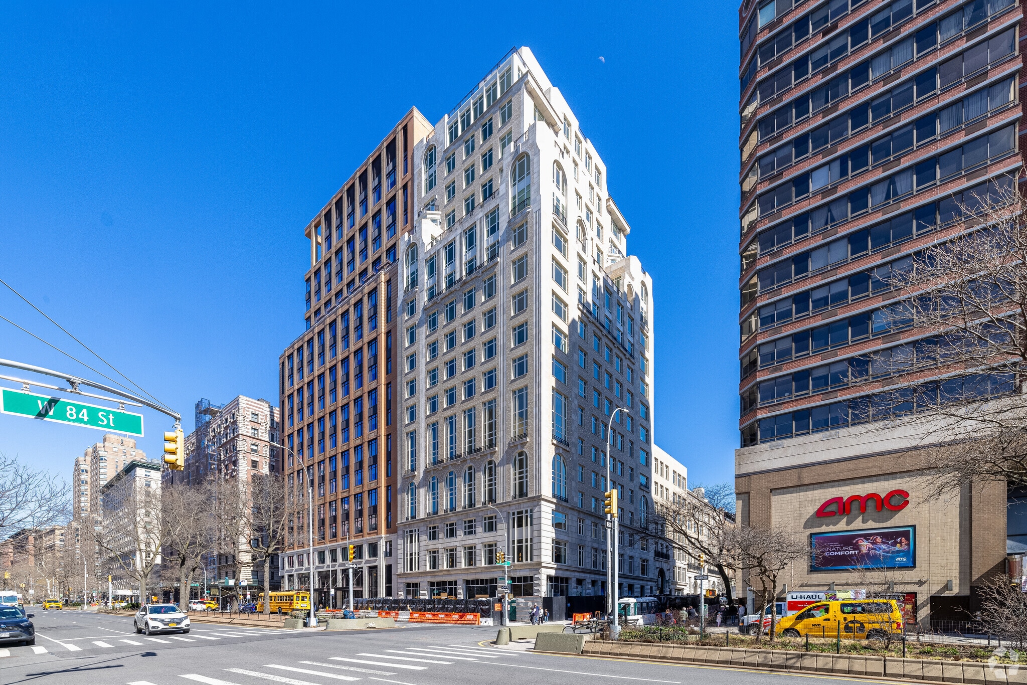 2322 Broadway, New York, NY à vendre Photo du bâtiment- Image 1 de 6