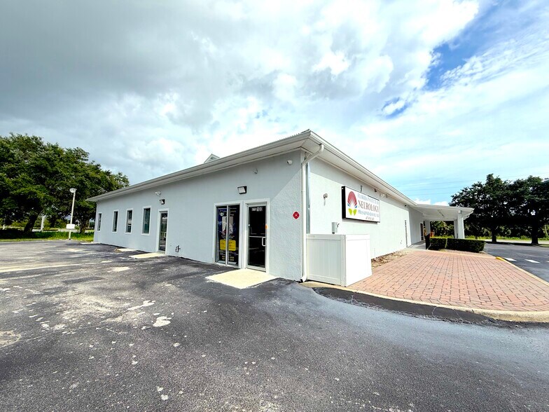 16123 W Colonial Dr, Oakland, FL à louer - Photo du bâtiment - Image 1 de 10