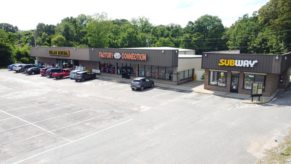 Dollar General Plaza - McKenzie, TN portefeuille de 3 propriétés à vendre sur LoopNet.ca - Photo du bâtiment - Image 1 de 3