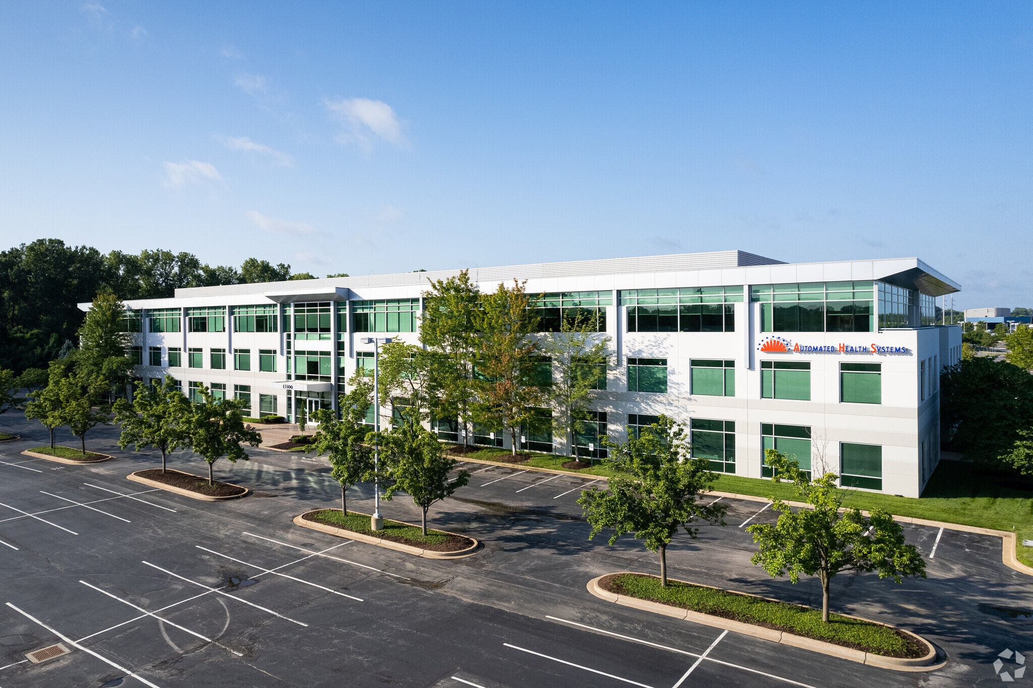 13500 Riverport Dr, Maryland Heights, MO for lease Building Photo- Image 1 of 6