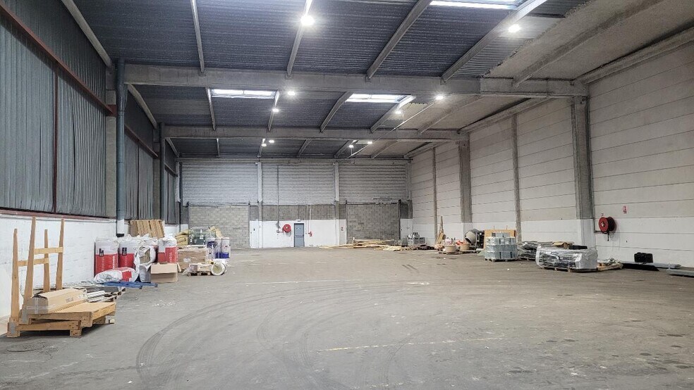 Industrial in Rouen for lease - Interior Photo - Image 2 of 5