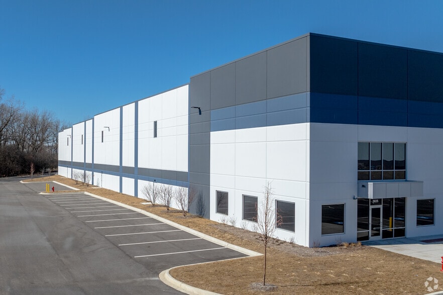 5825 W 118th St, Alsip, IL for lease - Building Photo - Image 2 of 5