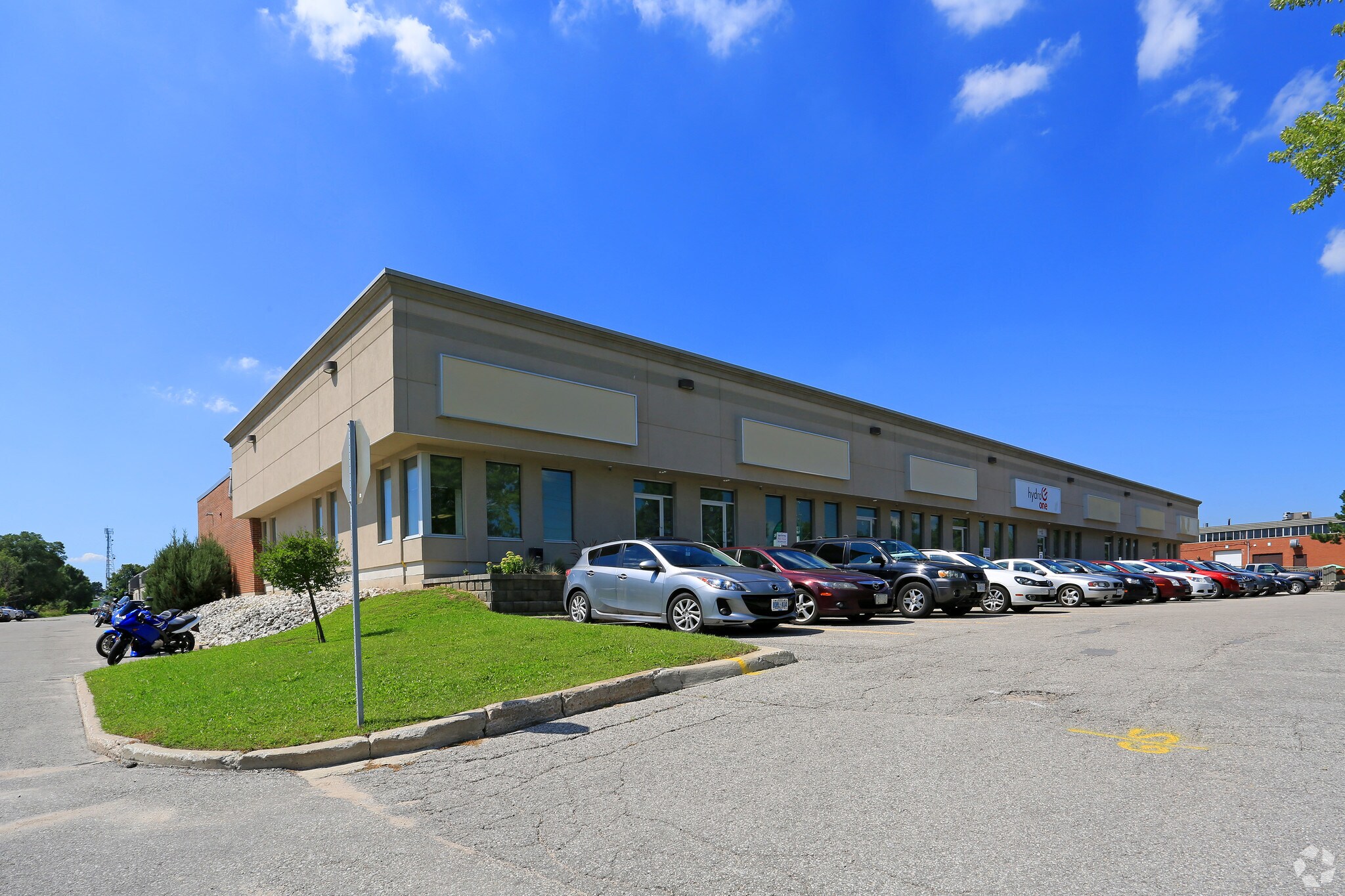230 Bayview Dr, Barrie, ON for lease Primary Photo- Image 1 of 3