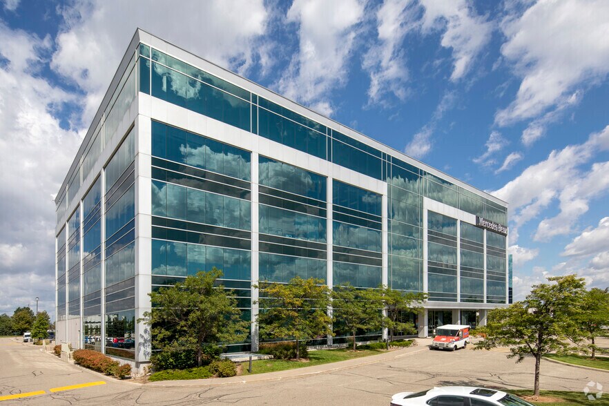 2680 Matheson Blvd E, Mississauga, ON à louer - Photo du bâtiment - Image 1 de 1