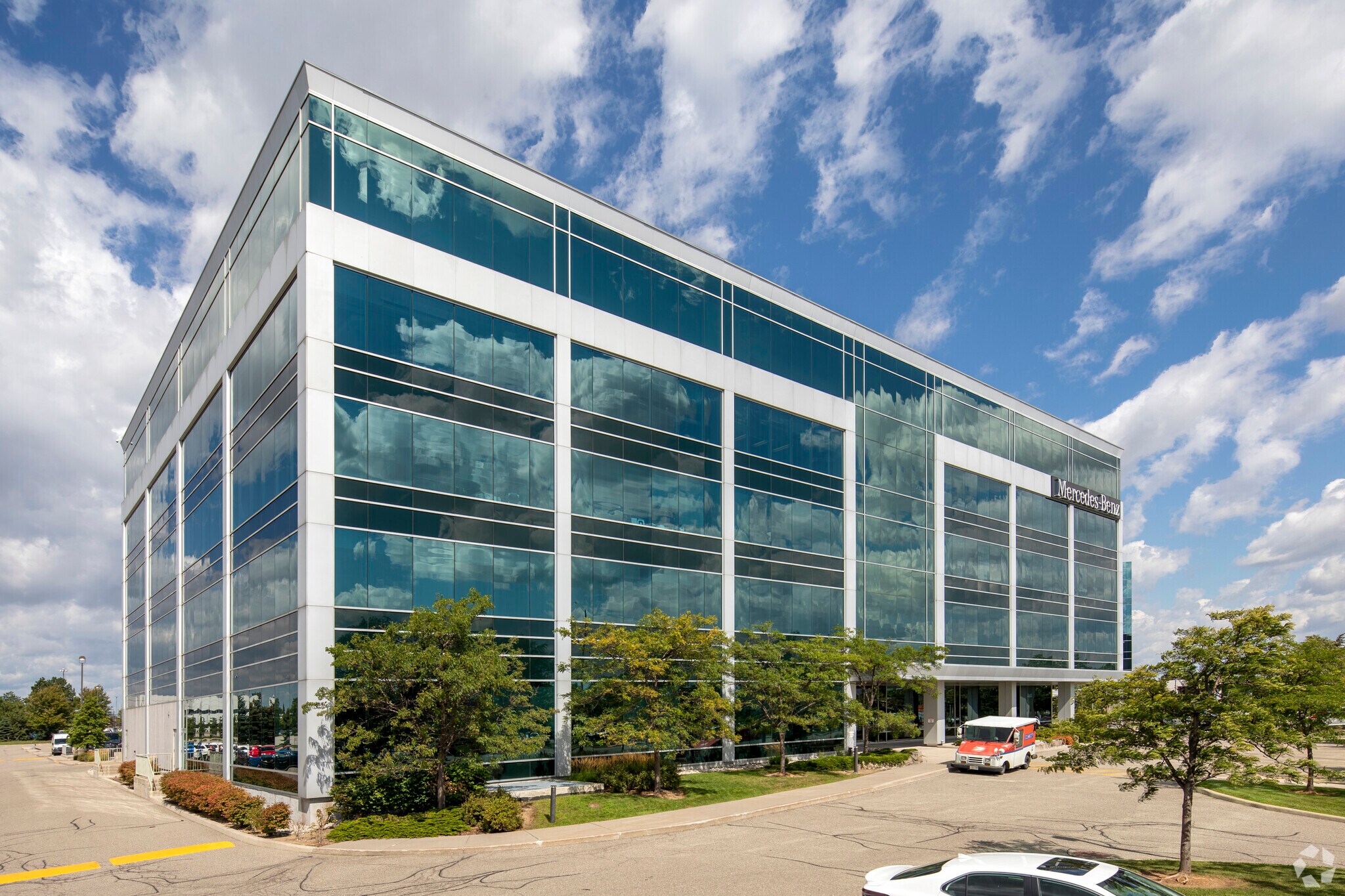 2680 Matheson Blvd E, Mississauga, ON à louer Photo du bâtiment- Image 1 de 2