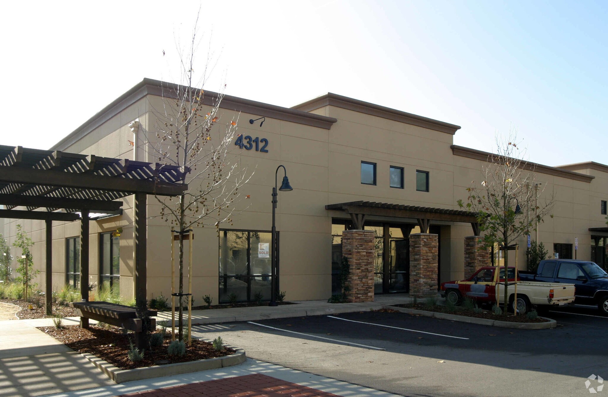 4308-4312 Redwood Hwy, San Rafael, CA à vendre Photo du bâtiment- Image 1 de 1