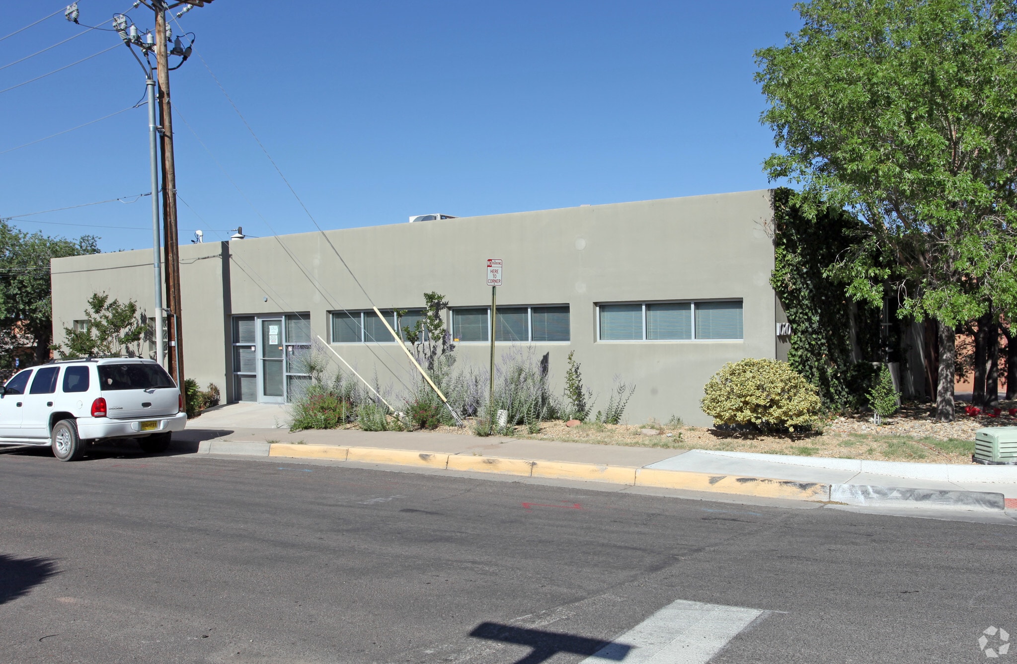 1020 Coal Ave SE, Albuquerque, NM for lease Primary Photo- Image 1 of 5