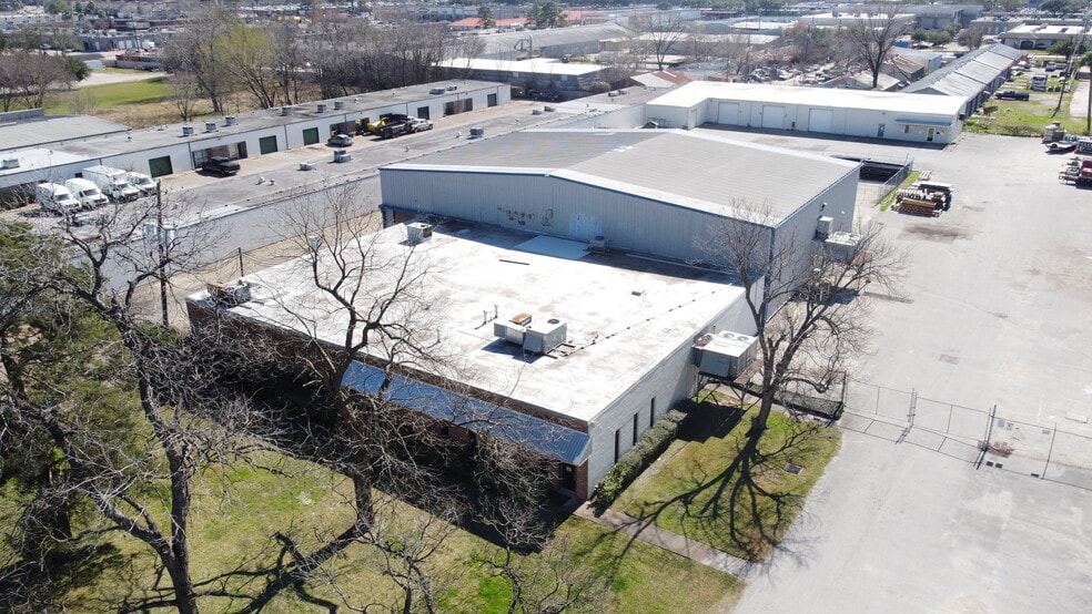 4939 Milwee St, Houston, TX for lease - Building Photo - Image 3 of 4