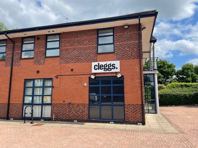 Ruddington Ln, Nottingham à louer - Photo du bâtiment - Image 2 de 3