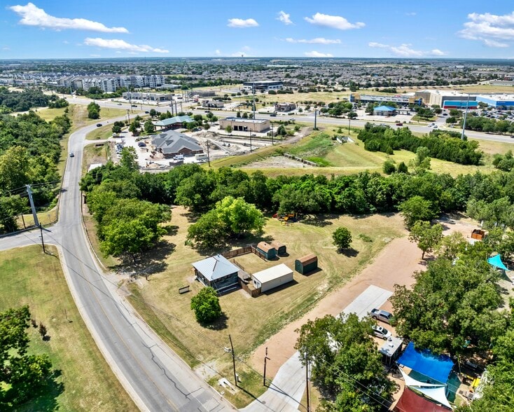 303 W Broade St, Leander, TX à vendre - Photo du bâtiment - Image 3 de 27