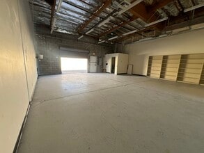 9250 N 43rd Ave, Glendale, AZ for lease Interior Photo- Image 2 of 8