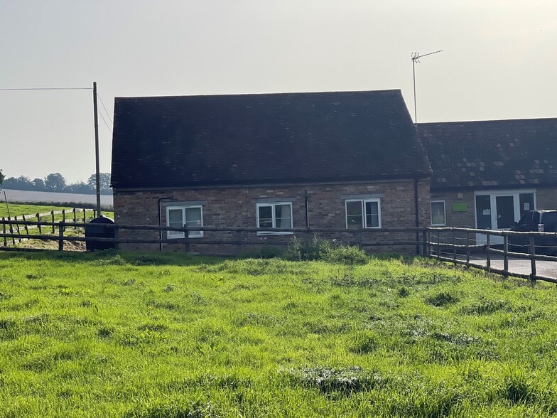 Brickfields, Maperton à louer - Photo du bâtiment - Image 1 de 4