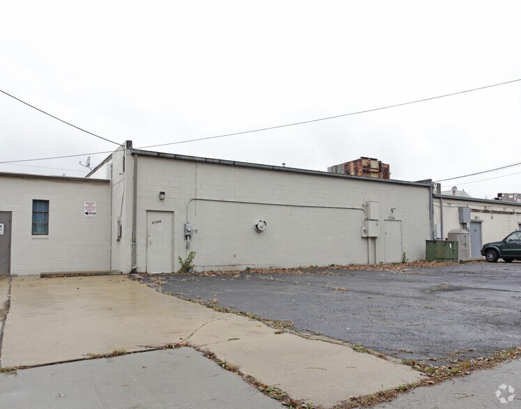 21048-21054 Kelly Rd, Eastpointe, MI à vendre - Photo du bâtiment - Image 3 de 26
