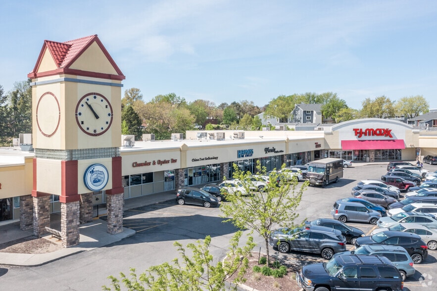 2900 University Ave, West Des Moines, IA for lease - Building Photo - Image 2 of 7