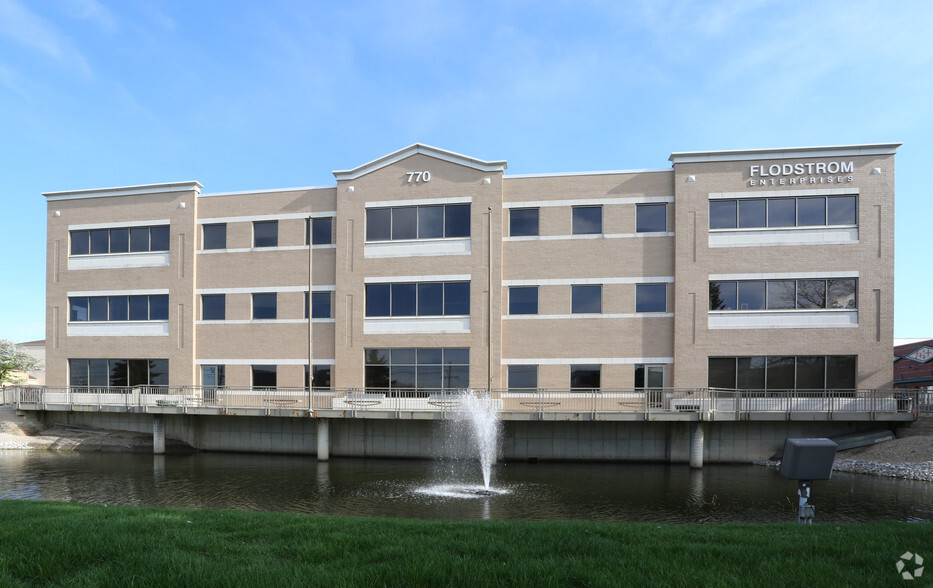 770 Lake Cook Rd, Deerfield, IL for lease - Building Photo - Image 3 of 27