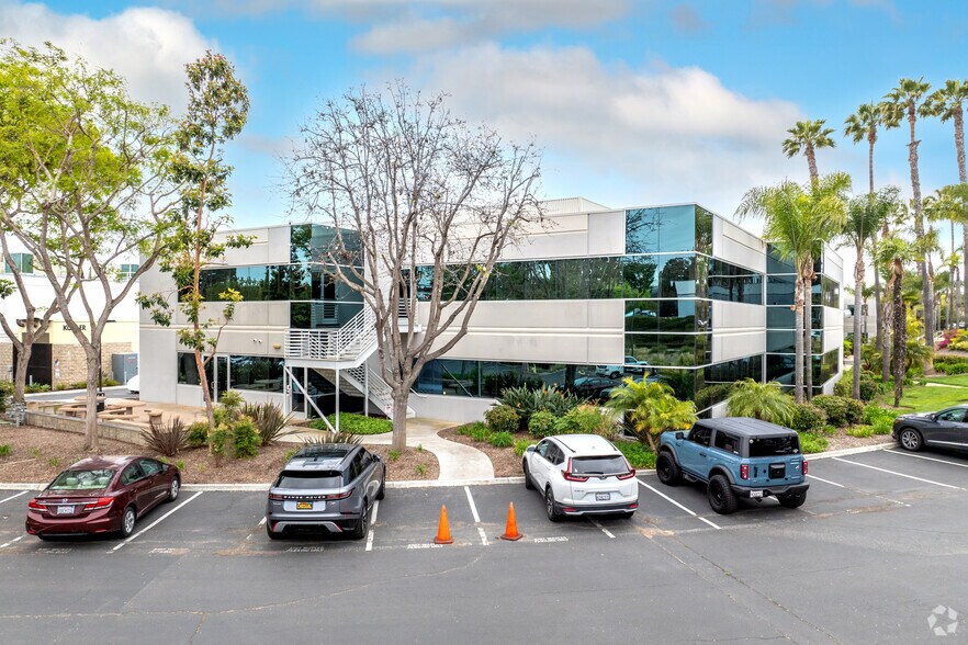 9707 Waples St, San Diego, CA à louer - Photo du bâtiment - Image 2 de 11